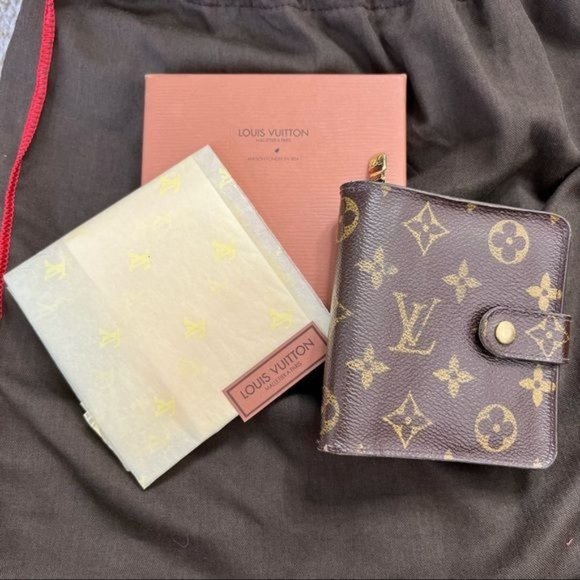 Louis Vuitton Handbags - LV Louis Vuitton Bi Fold Monogram Compact Snap Wallet Unisex